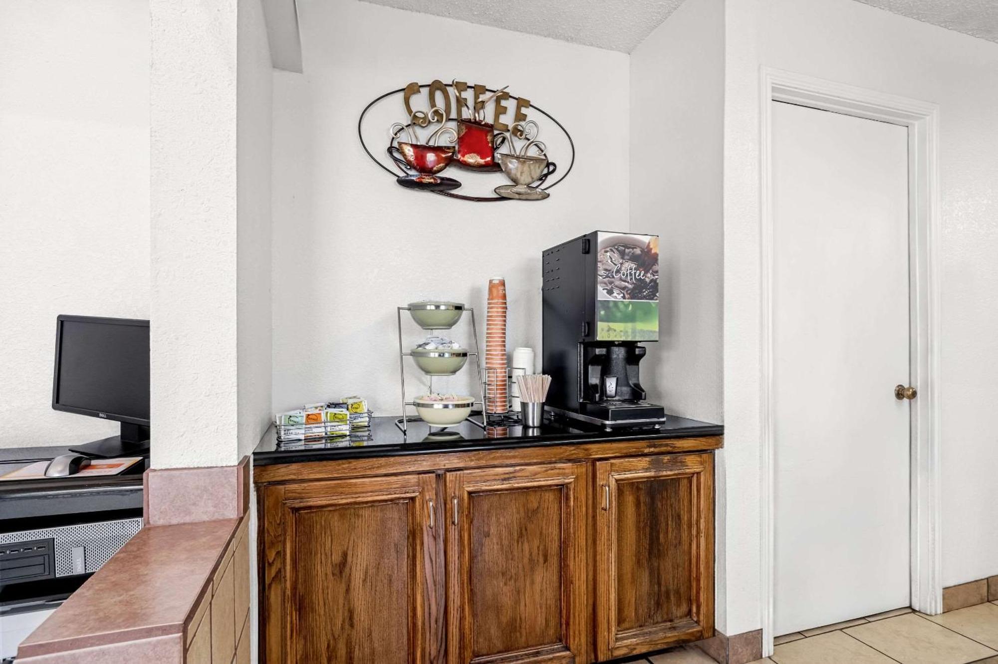 Quality Inn Plainview Экстерьер фото