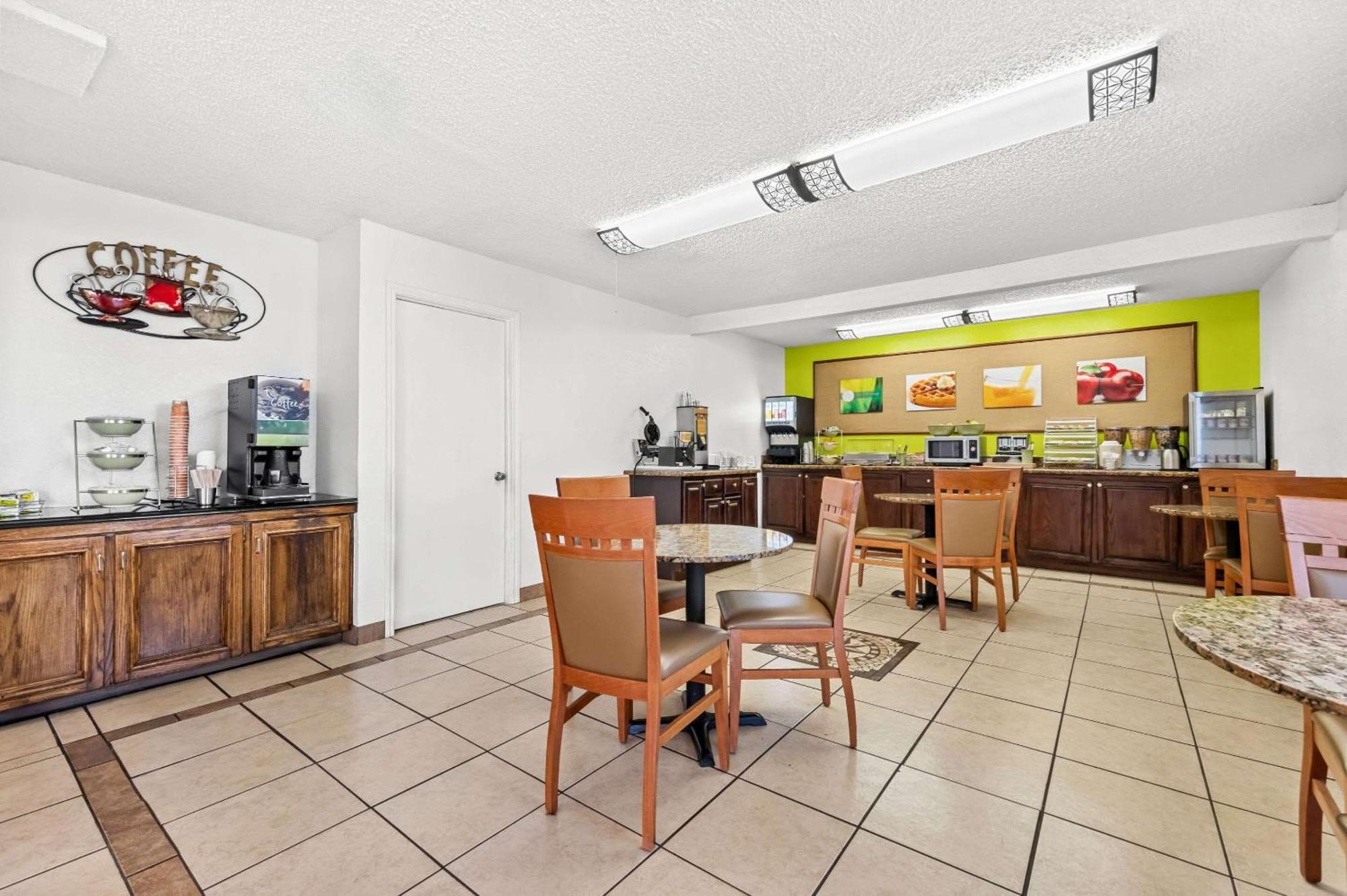 Quality Inn Plainview Экстерьер фото