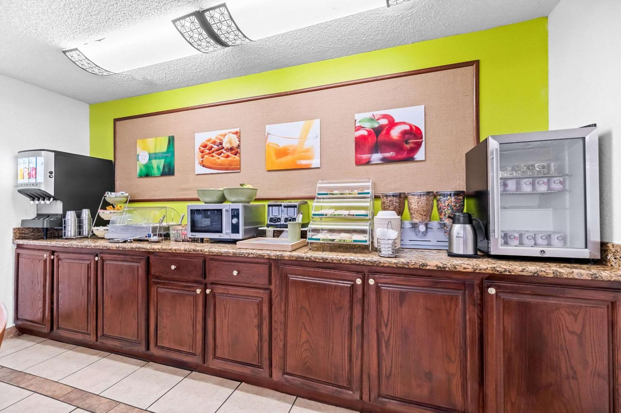 Quality Inn Plainview Экстерьер фото