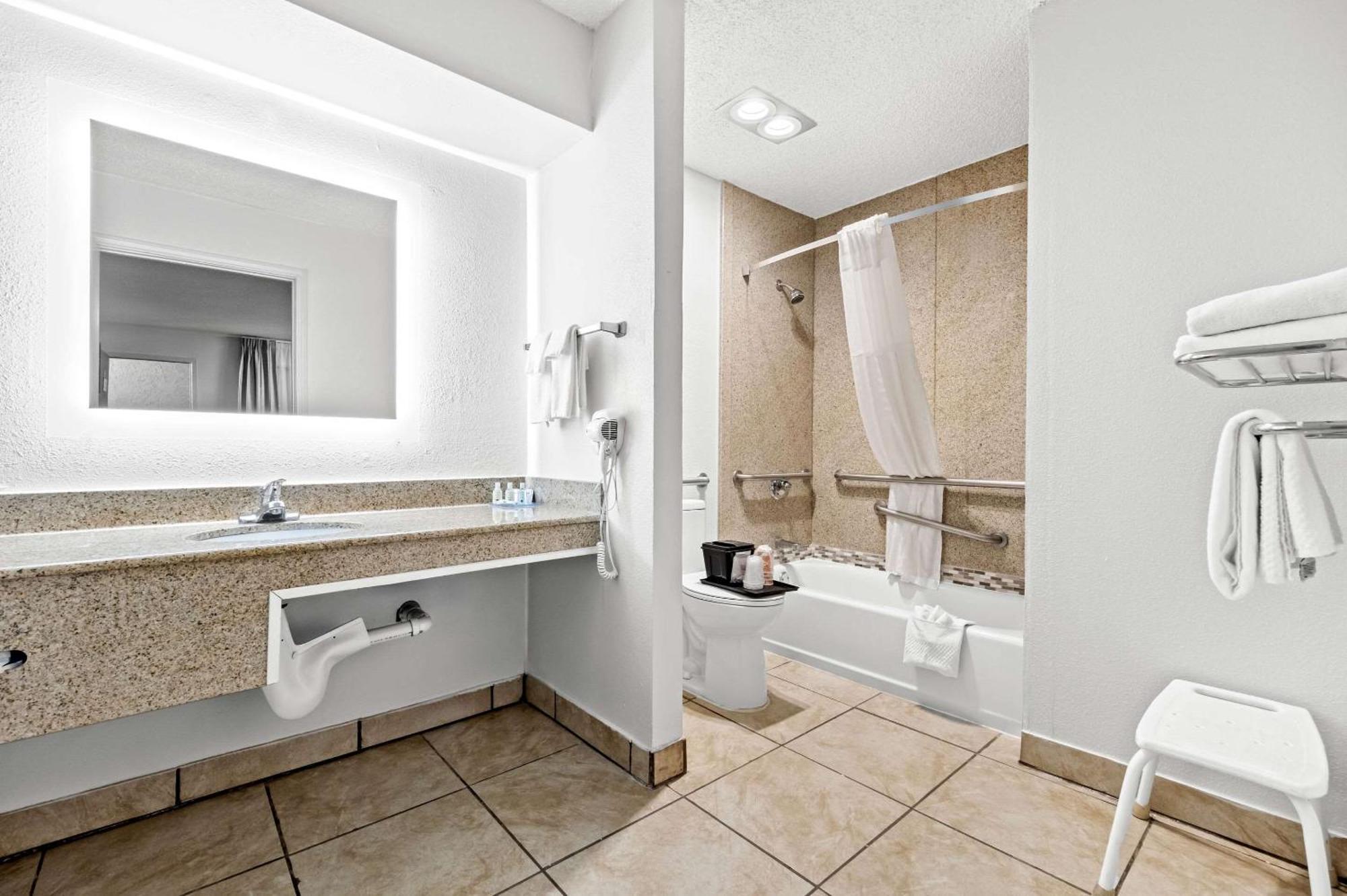 Quality Inn Plainview Экстерьер фото