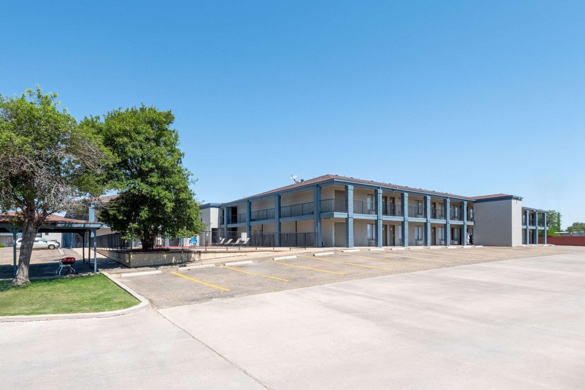 Quality Inn Plainview Экстерьер фото